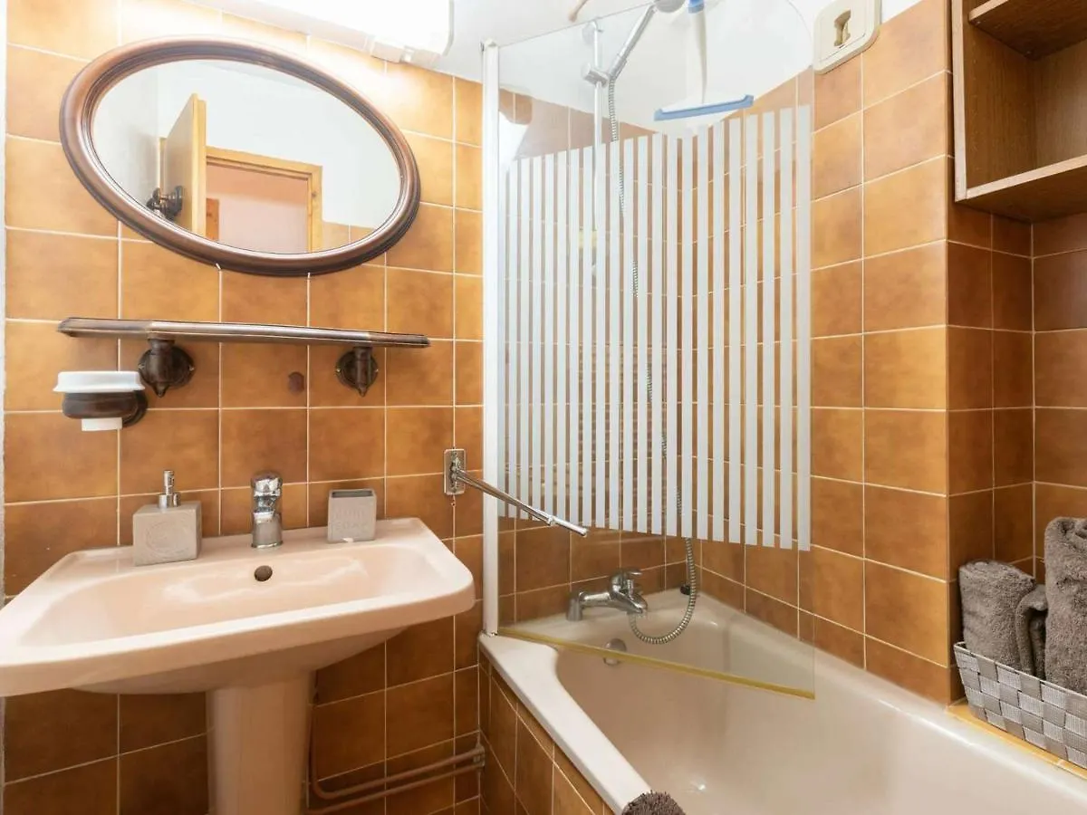 Appartement T2 Avec Balcon, Parking Prive Et Proche Telepherique A Saint-Lary-Soulan - Fr-1-296-350